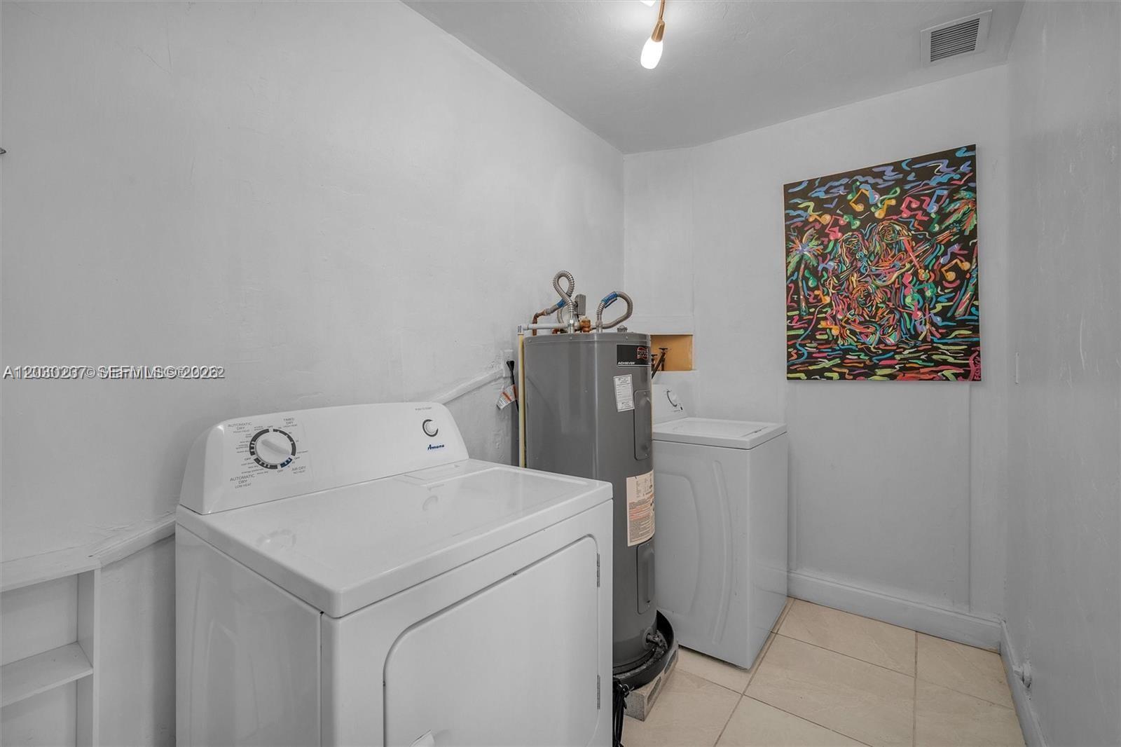 HOLLYWOOD - Residential Lease