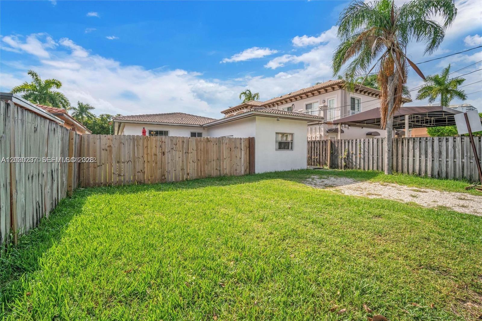 HOLLYWOOD - Residential Lease