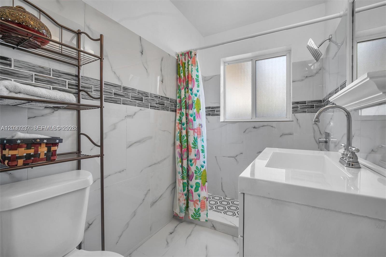 HOLLYWOOD - Residential Lease