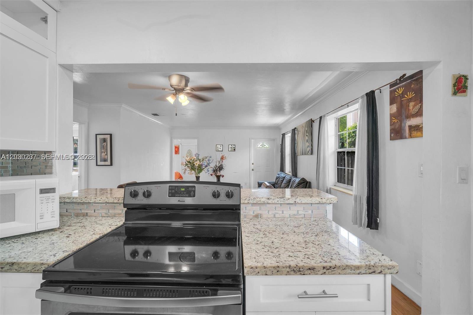 HOLLYWOOD - Residential Lease