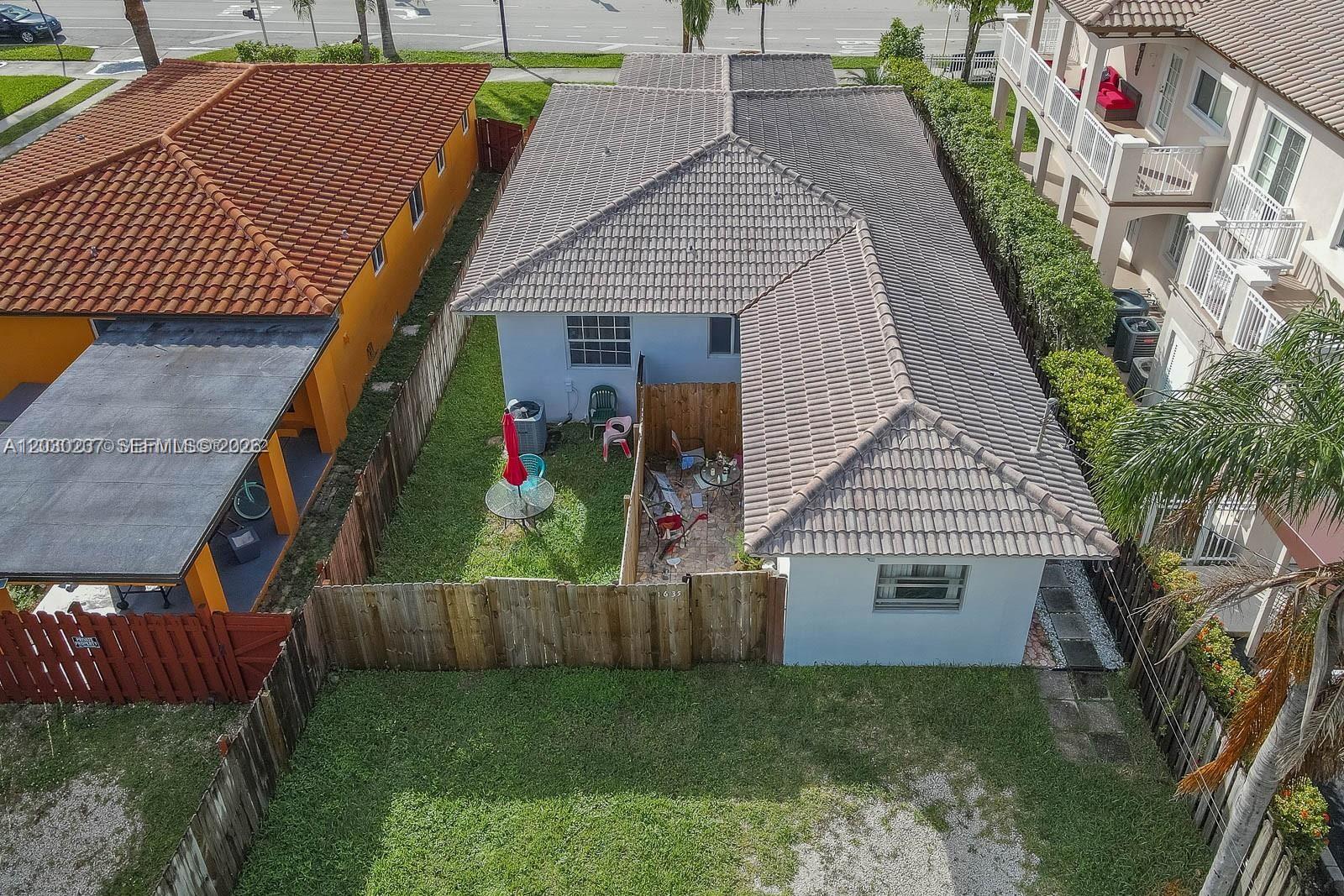HOLLYWOOD - Residential Lease