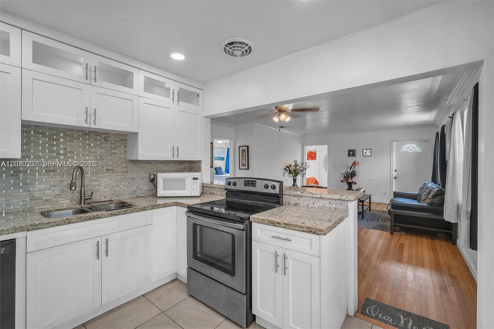HOLLYWOOD - Residential Lease