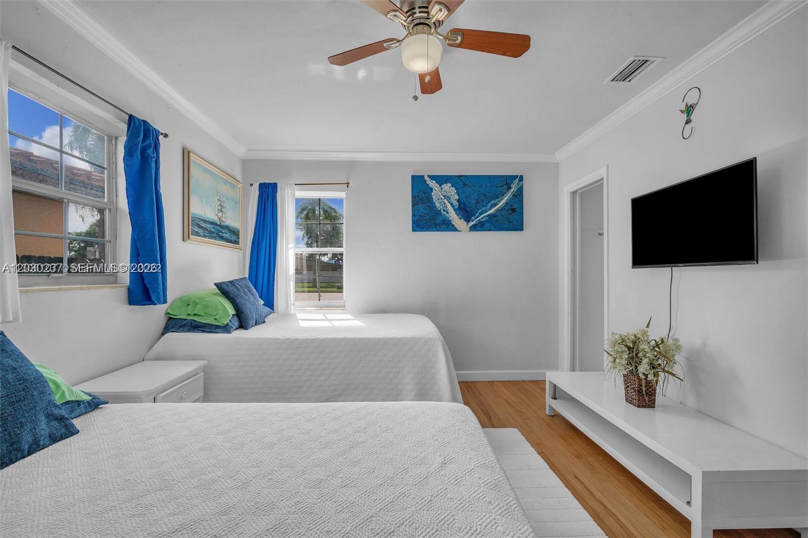 HOLLYWOOD - Residential Lease