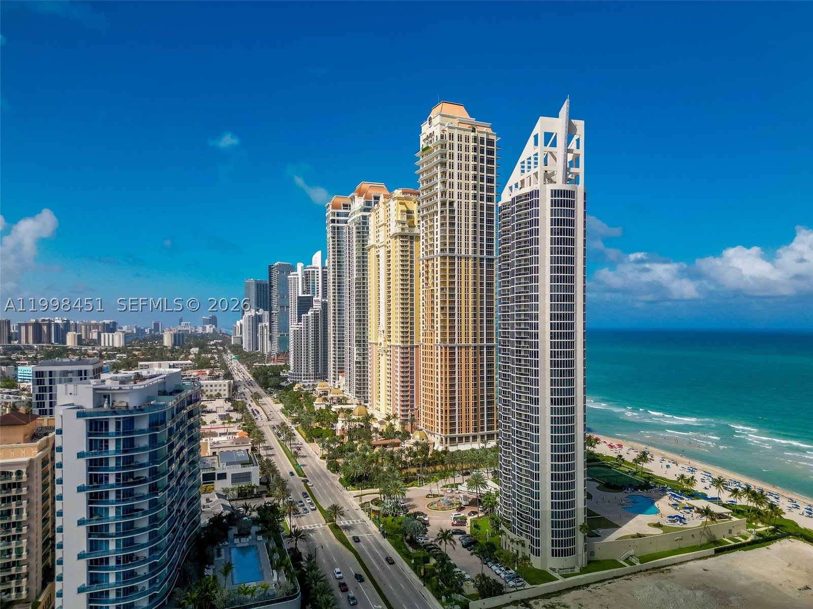 THE PINNACLE CONDO - Residential