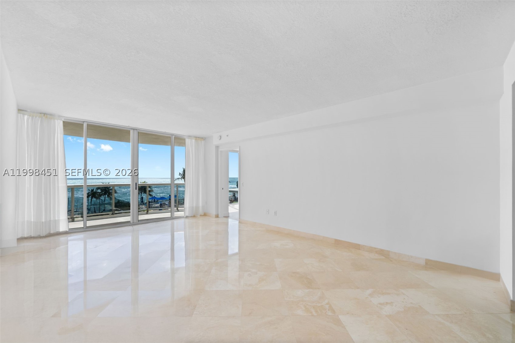 THE PINNACLE CONDO - Residential