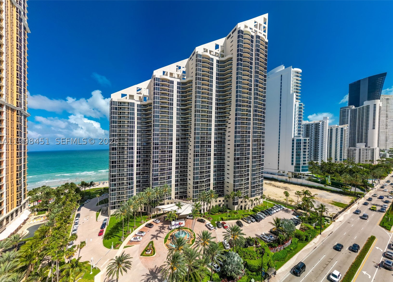 THE PINNACLE CONDO - Residential