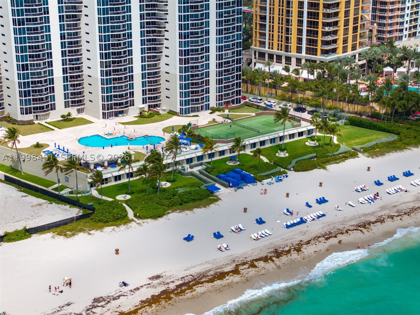 THE PINNACLE CONDO - Residential