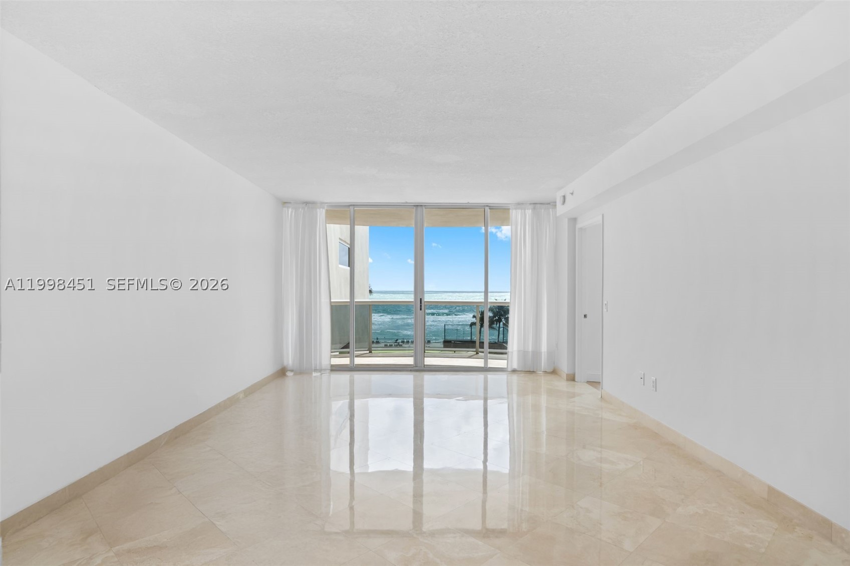 THE PINNACLE CONDO - Residential