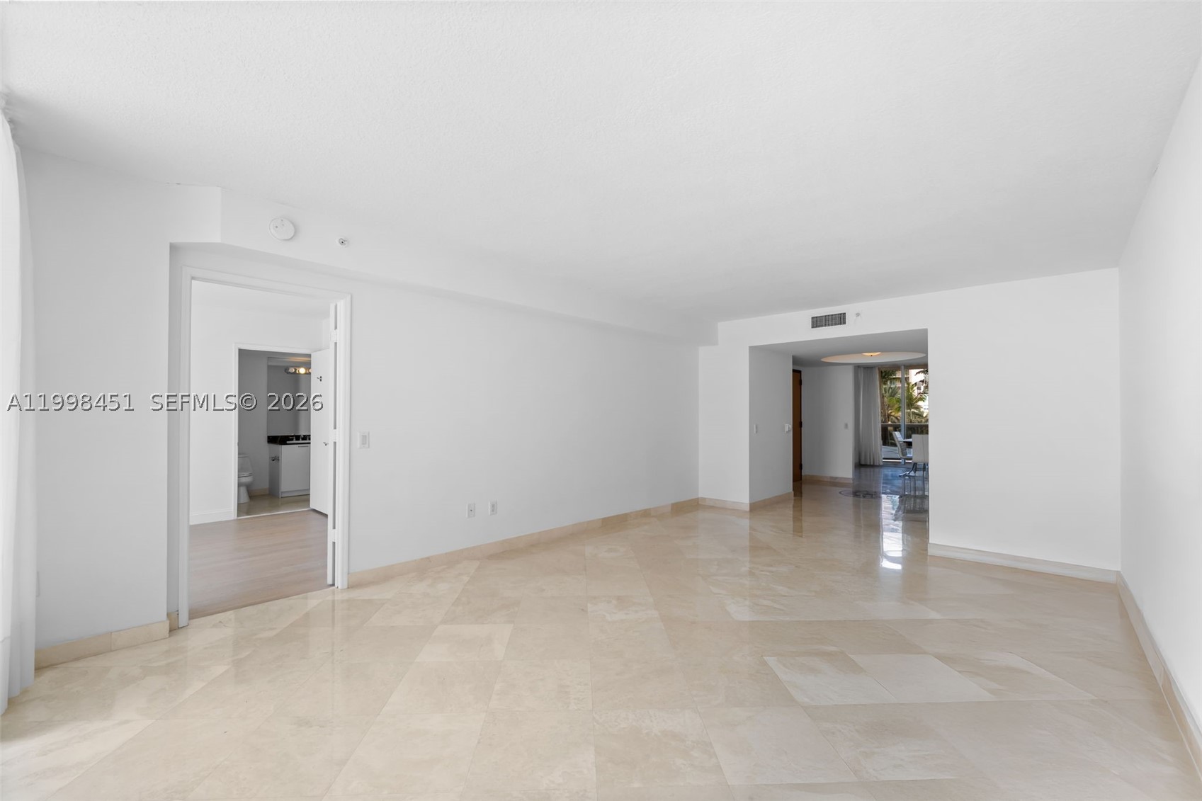 THE PINNACLE CONDO - Residential