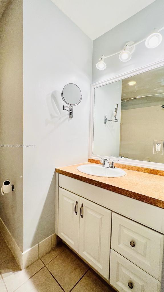 VILLAGE AT ABACOA CONDO - Residential Lease