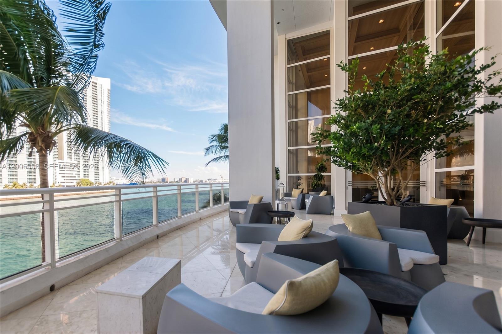 CARBONELL CONDO - Residential