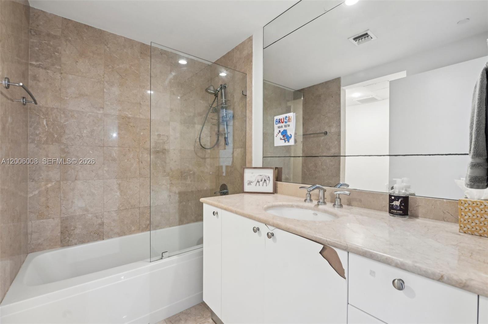 CARBONELL CONDO - Residential