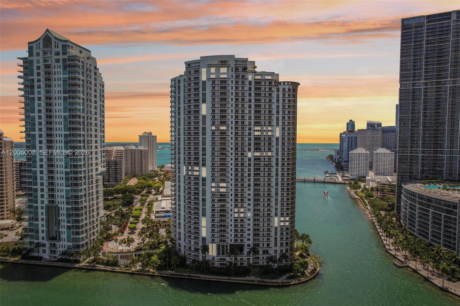 CARBONELL CONDO - Residential