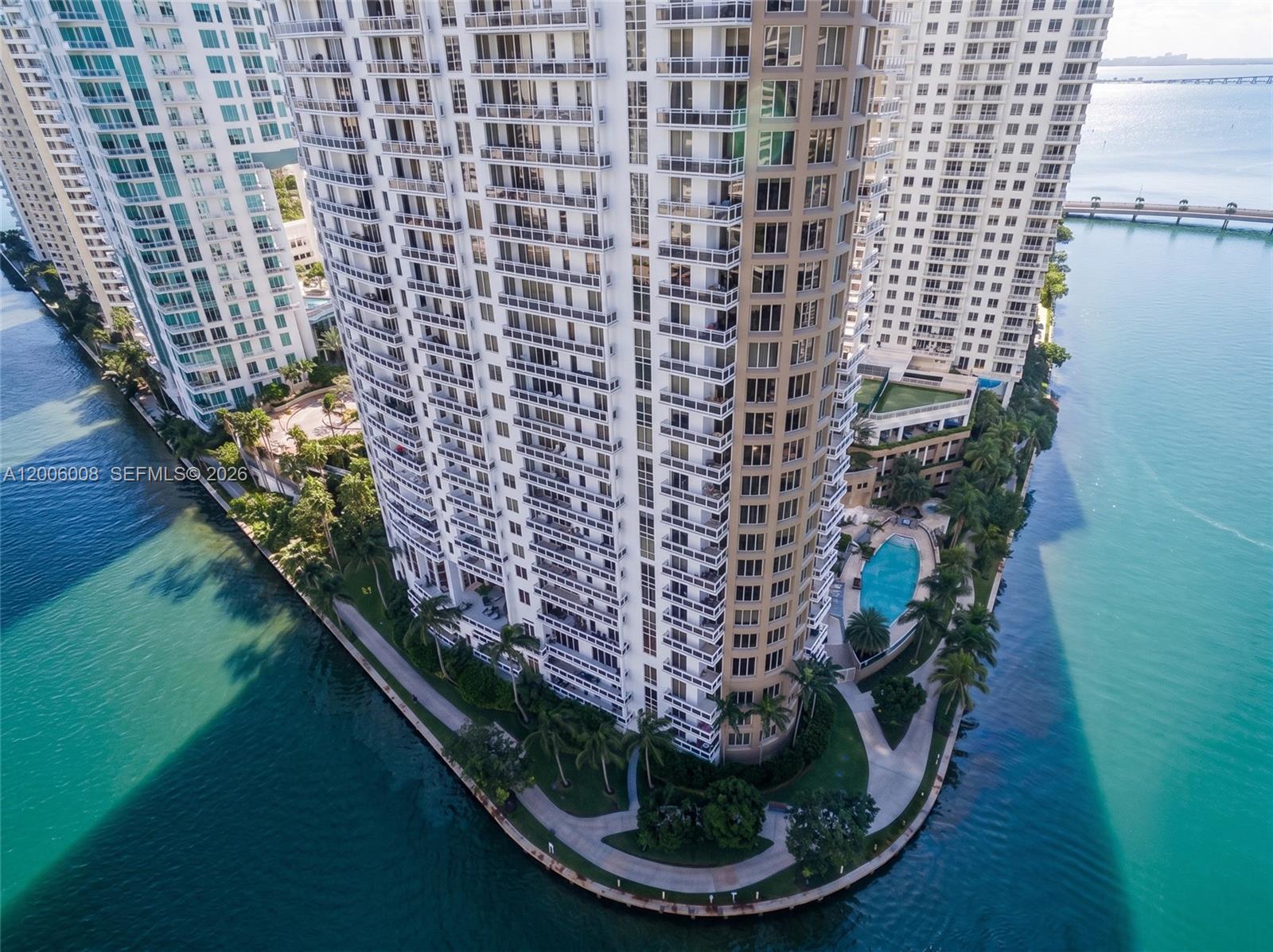 CARBONELL CONDO - Residential
