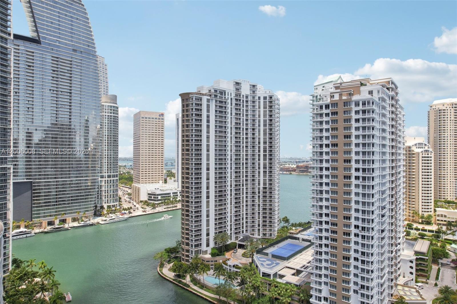 CARBONELL CONDO - Residential