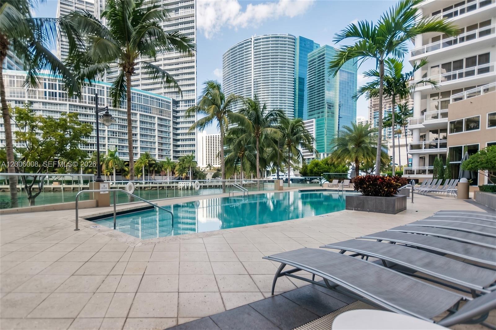 CARBONELL CONDO - Residential