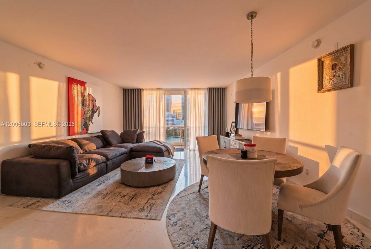 CARBONELL CONDO - Residential