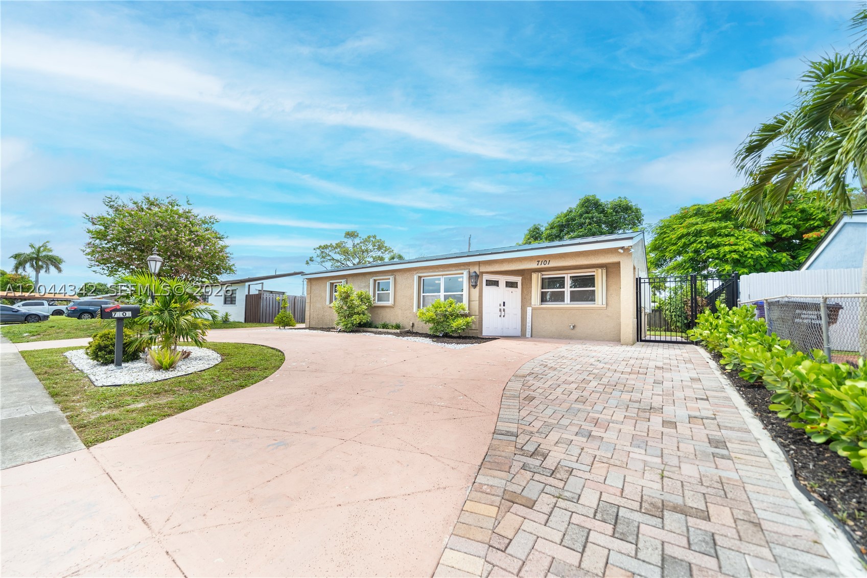 HERITAGE HOMES - Residential