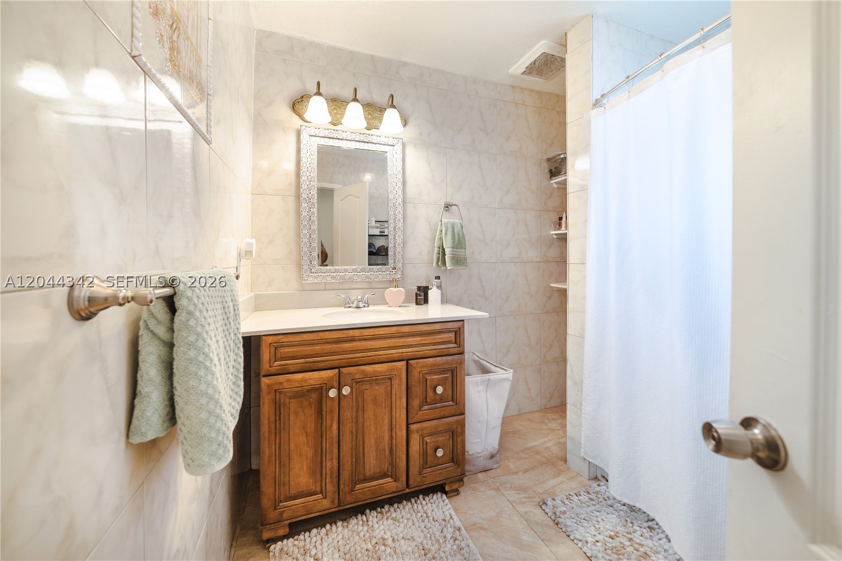 HERITAGE HOMES - Residential