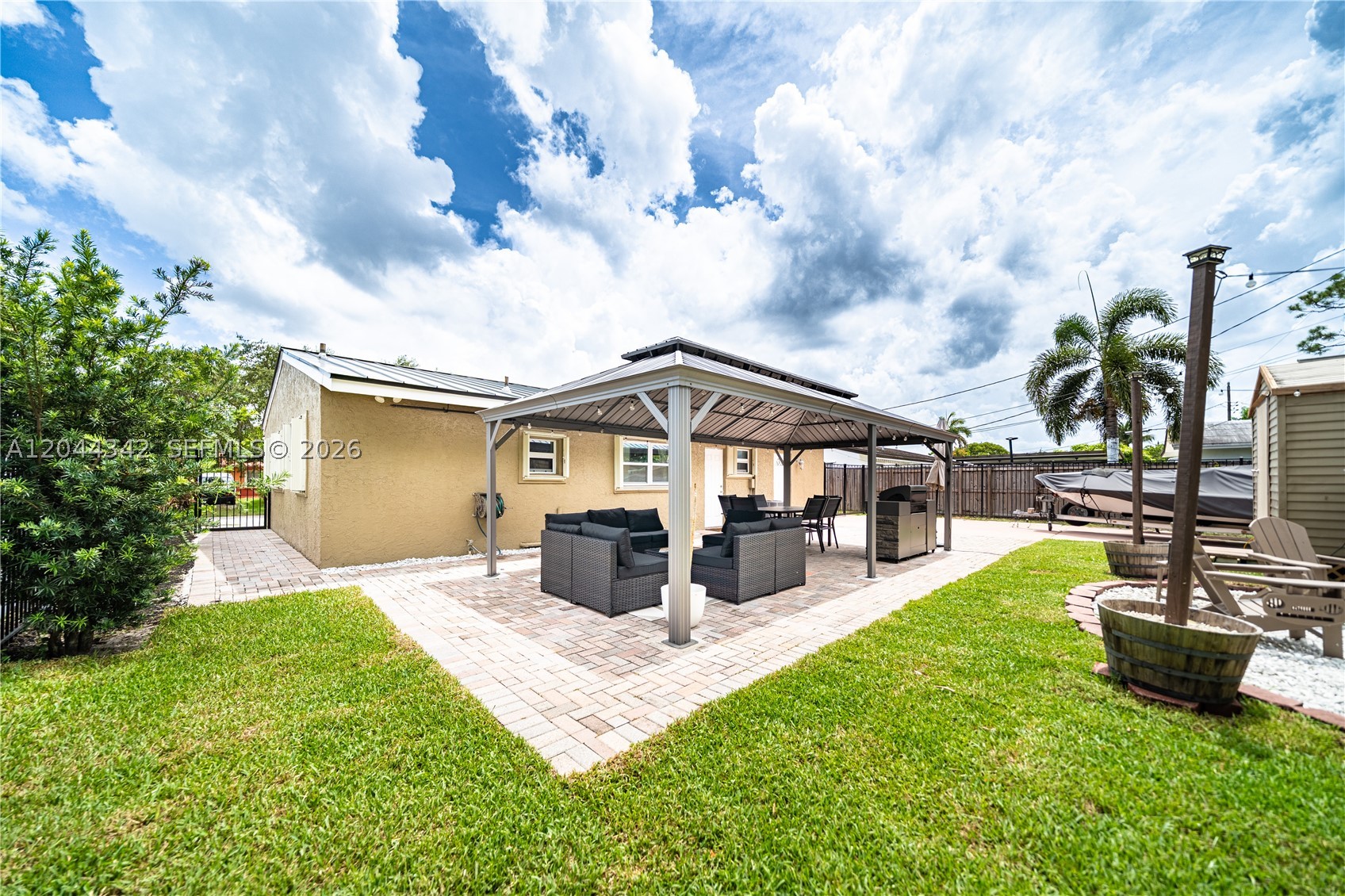 HERITAGE HOMES - Residential