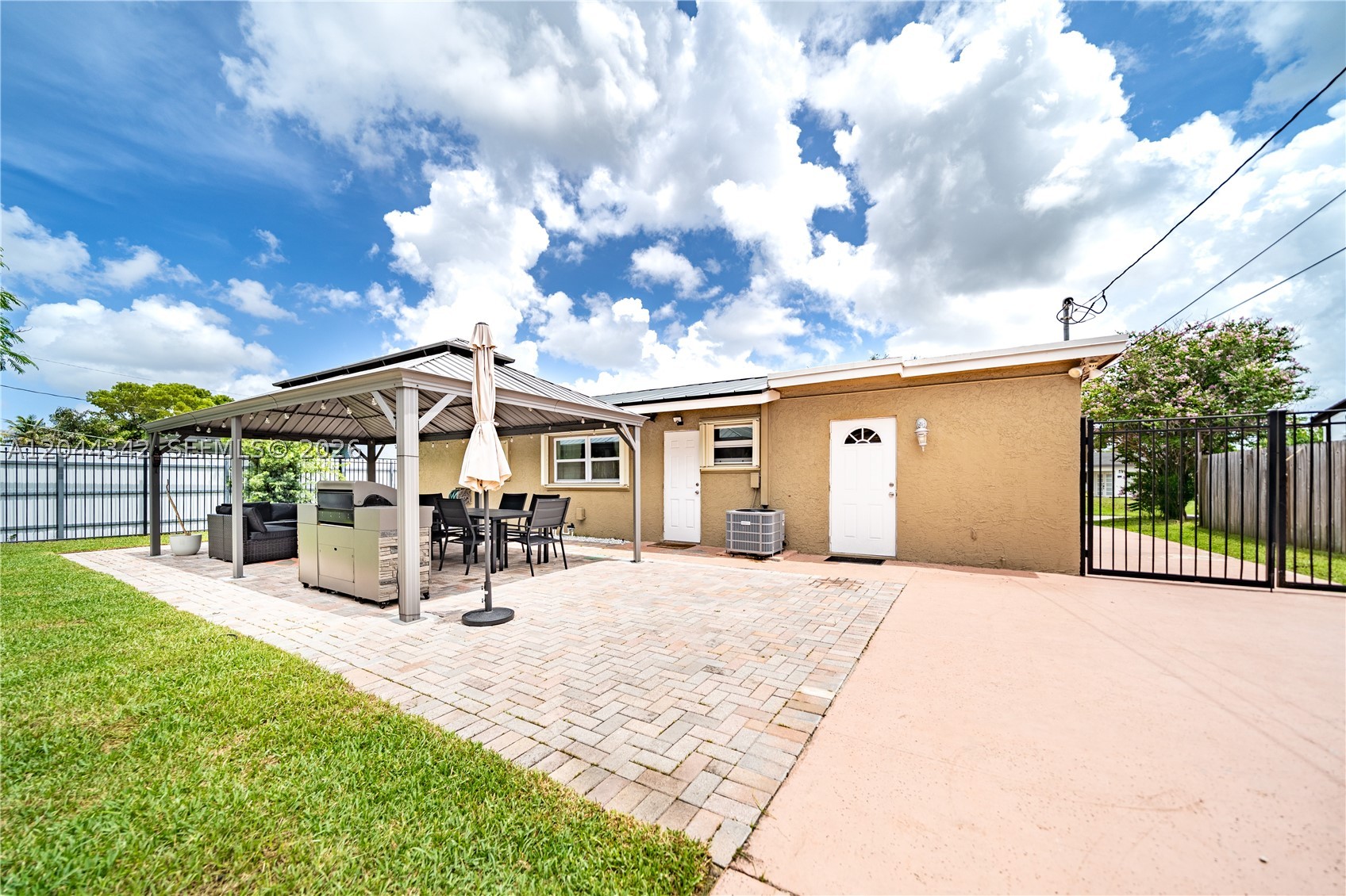 HERITAGE HOMES - Residential