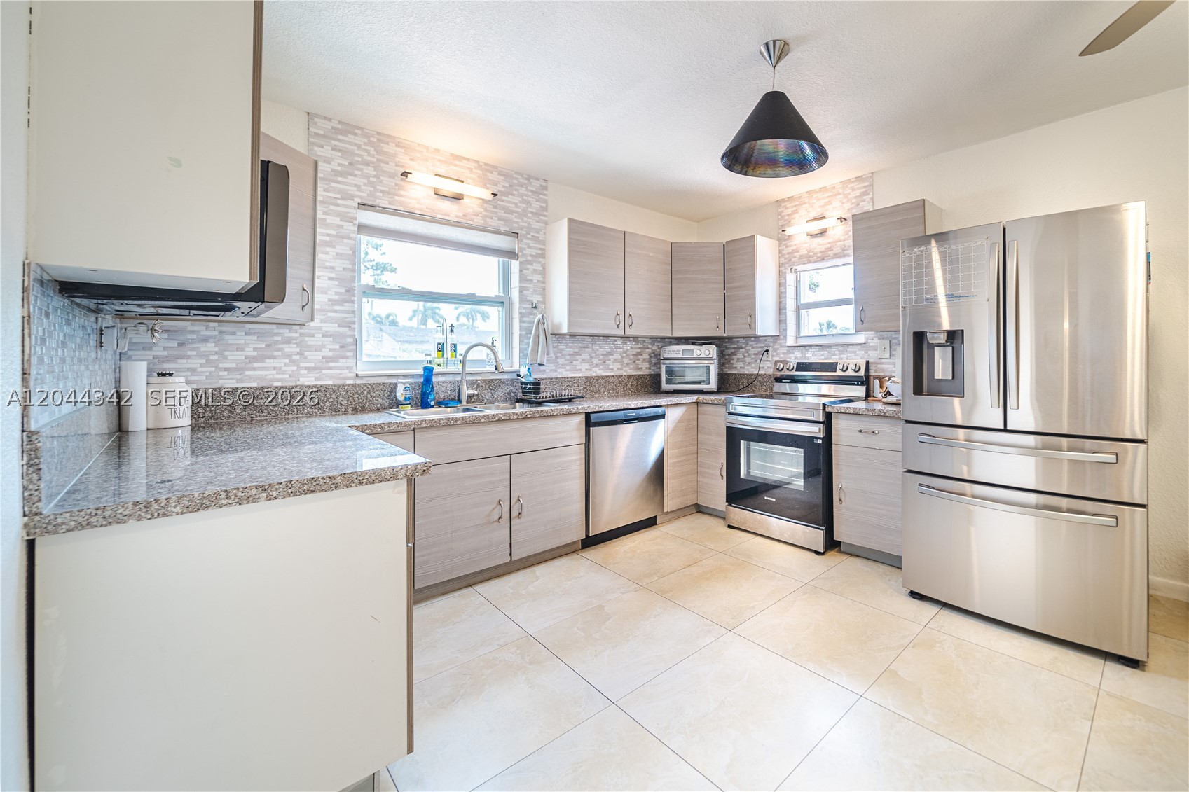 HERITAGE HOMES - Residential