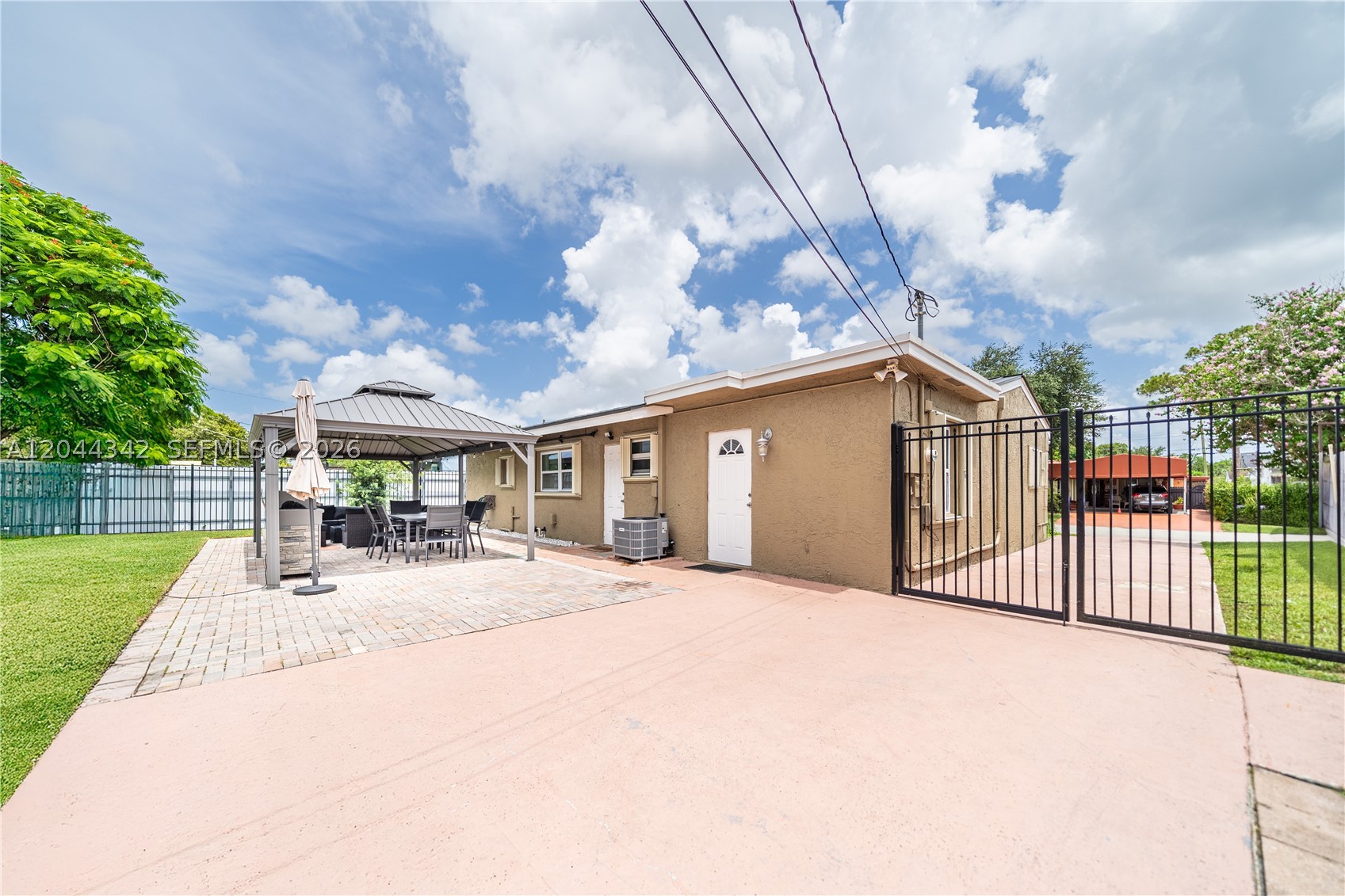 HERITAGE HOMES - Residential