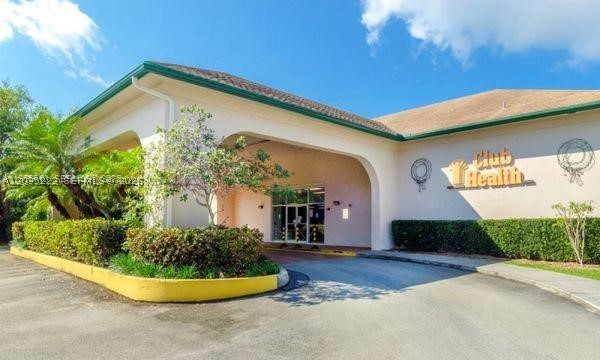 KINGSLEY AT CENTURY VILLA - Residential Lease