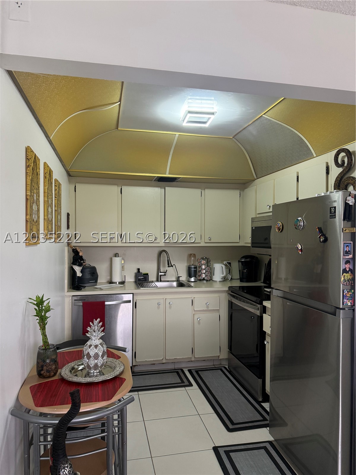 KINGSLEY AT CENTURY VILLA - Residential Lease