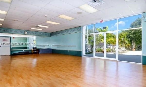 KINGSLEY AT CENTURY VILLA - Residential Lease
