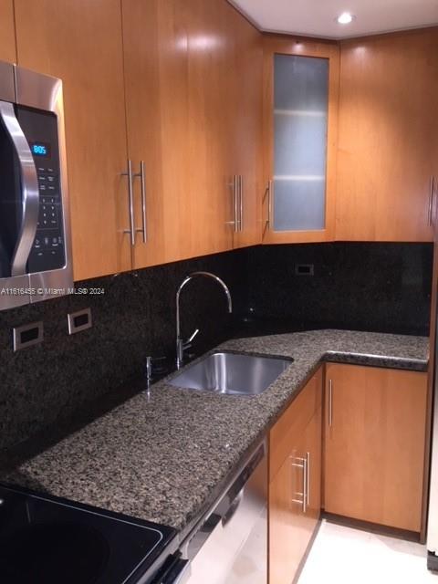 DELVISTA TOWERS CONDO TOW - Residential Lease