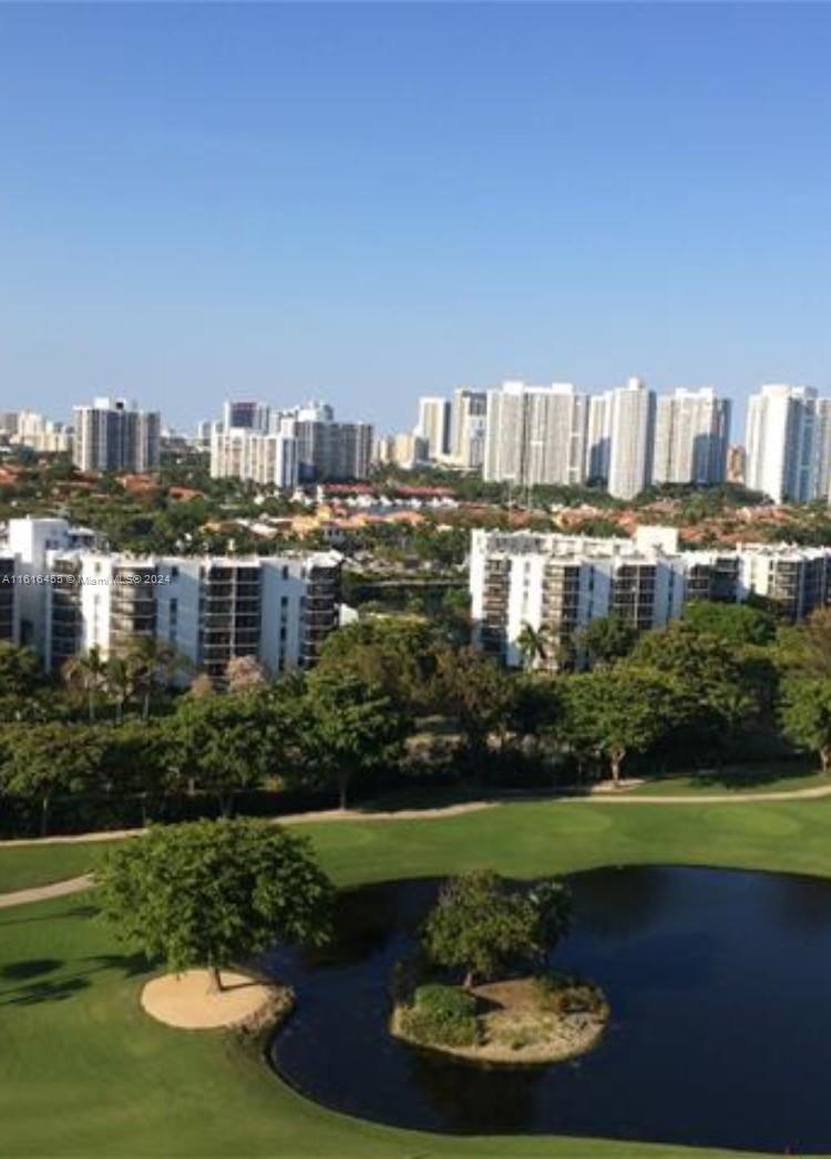 Stunning updated unit in a very desiderable, recently remodeled
