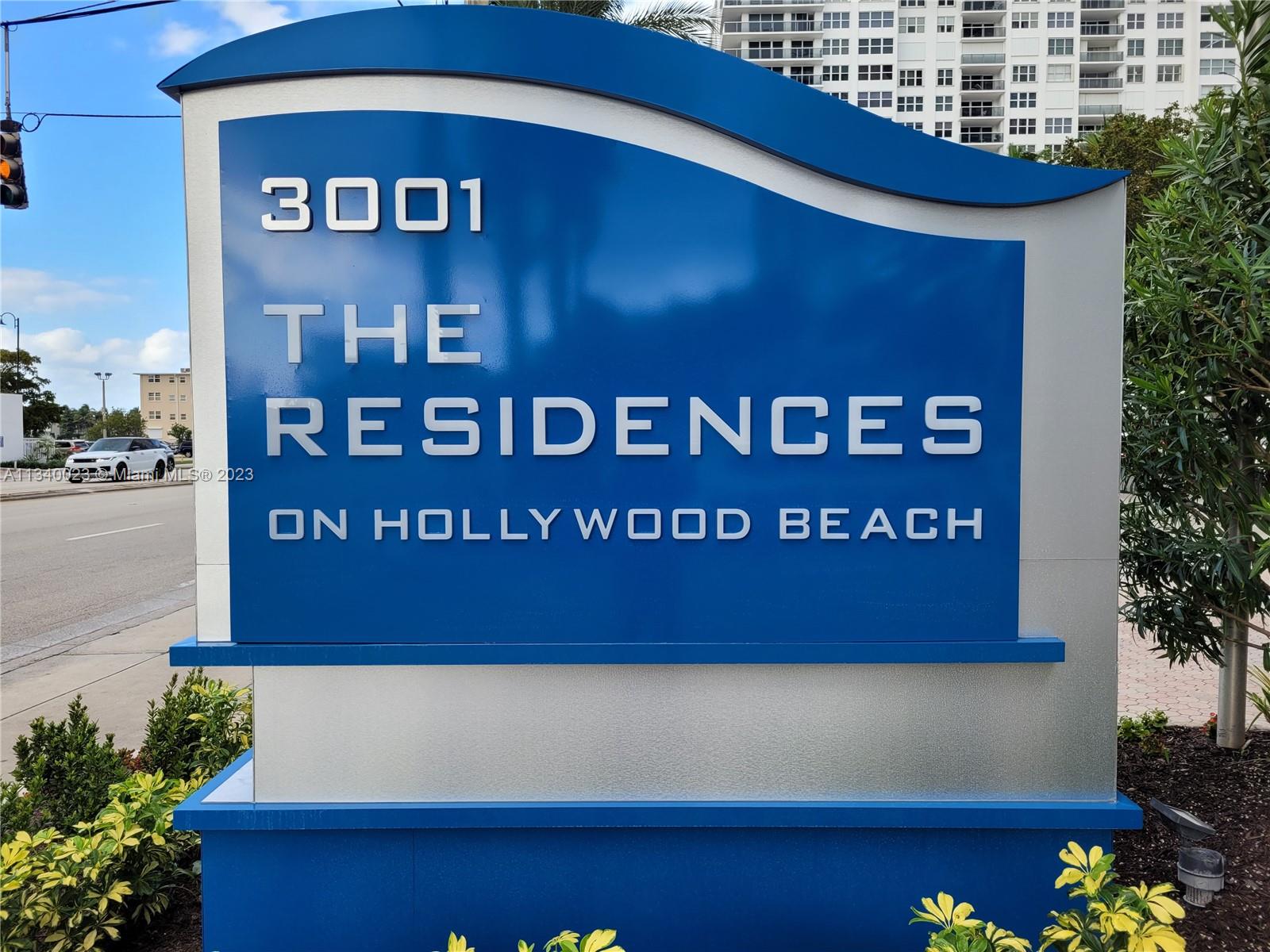 RESIDENCES ON HOLLYWOOD B - Residential Lease
