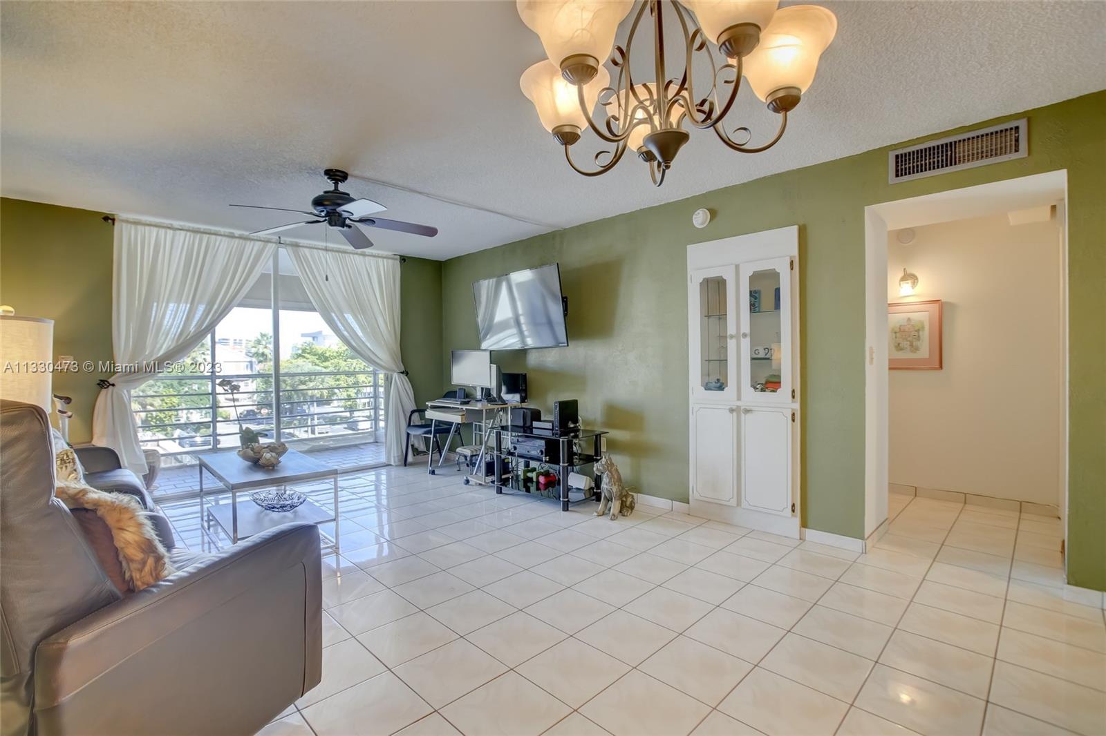 EDEN ISLES CONDO PART 3 - Residential