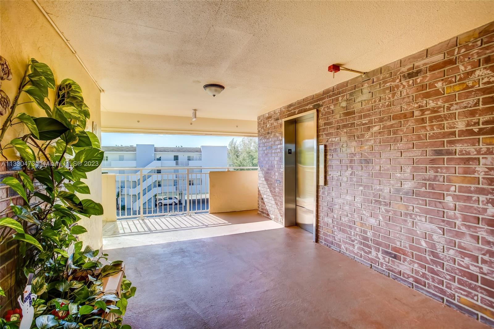 EDEN ISLES CONDO PART 3 - Residential