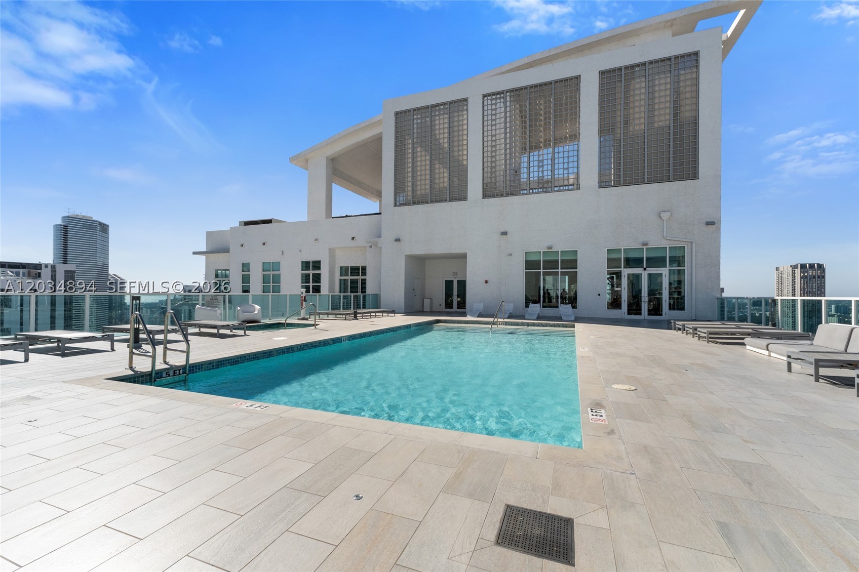 THE LOFT DOWNTOWN II COND - Residential