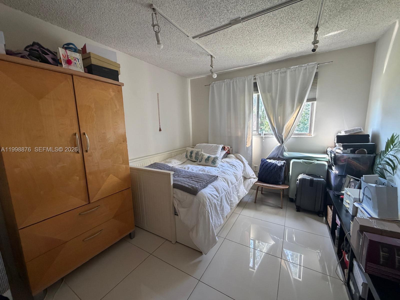CARMEL LAKES CONDO NO 6 - Residential