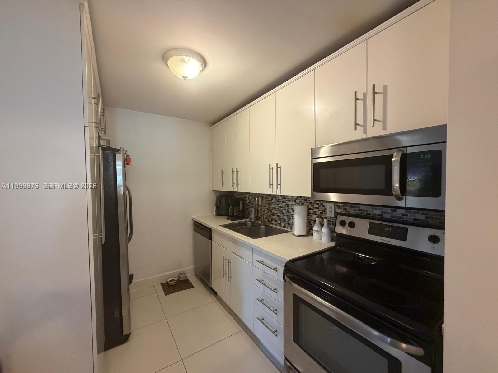 CARMEL LAKES CONDO NO 6 - Residential