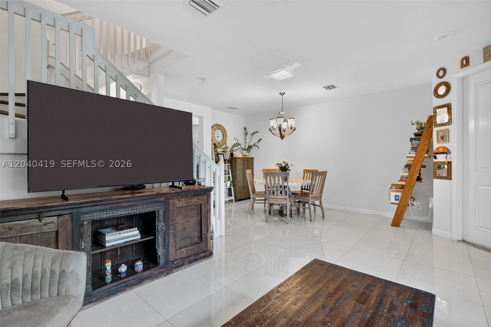 COCO PALM ESTATES - Residential