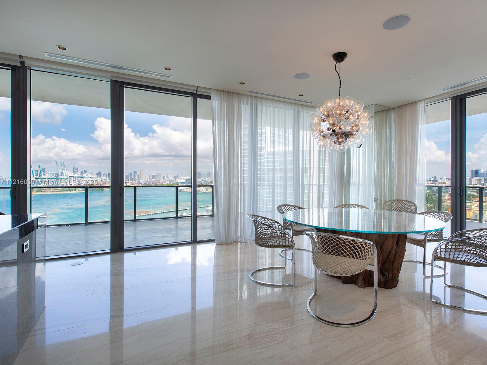 APOGEE CONDO - Residential