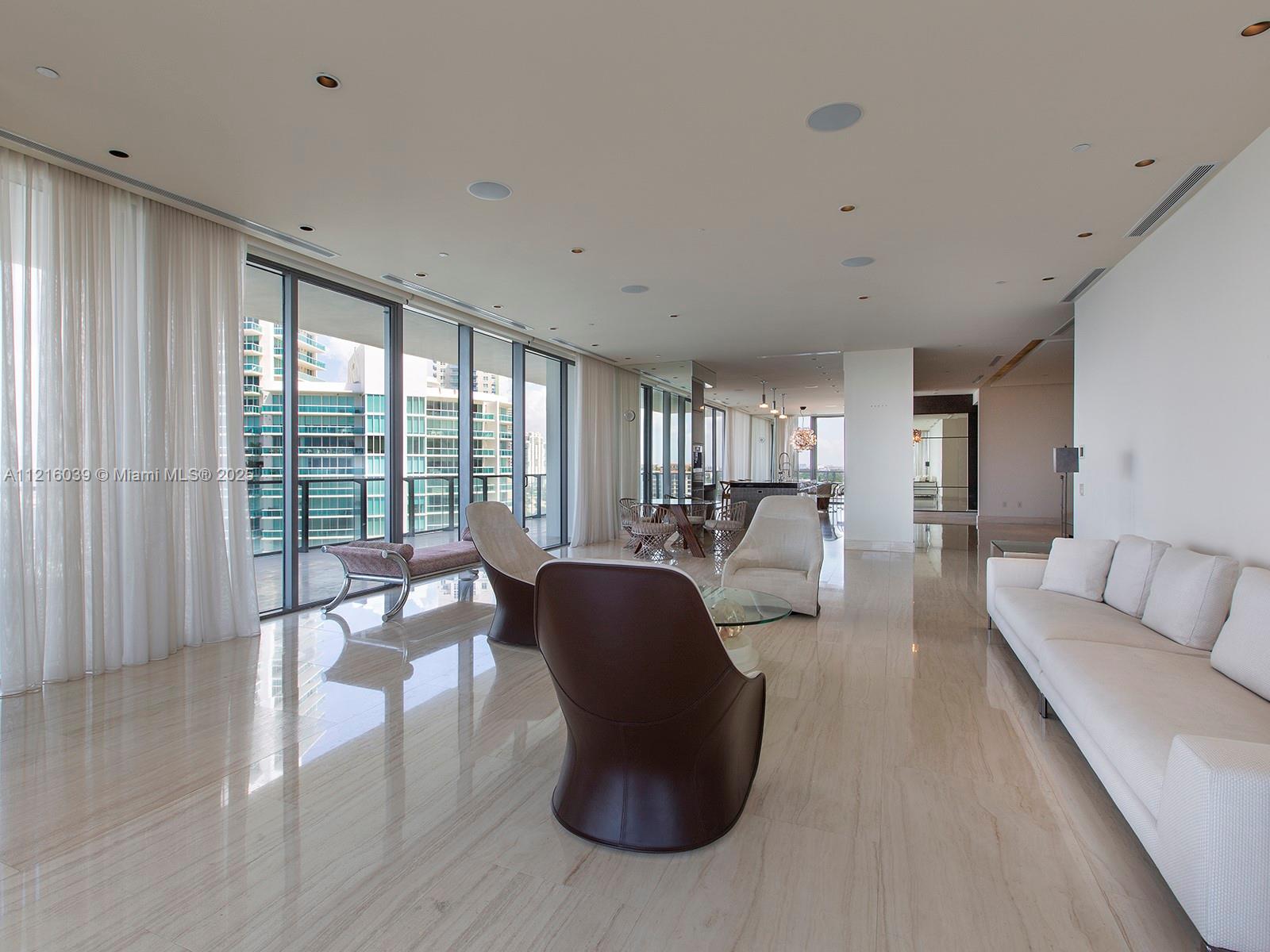 APOGEE CONDO - Residential