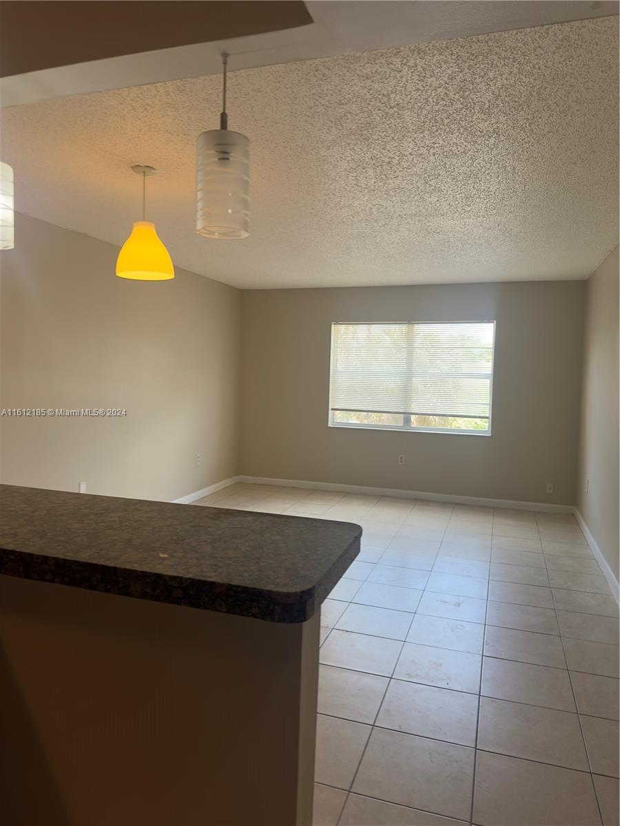 HERITAGE CIRCLE CONDO - Residential
