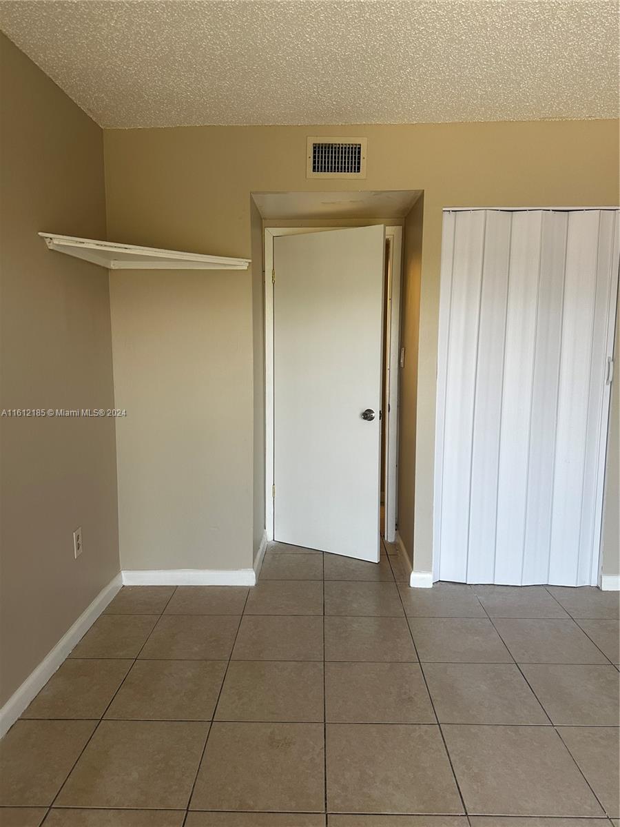 HERITAGE CIRCLE CONDO - Residential