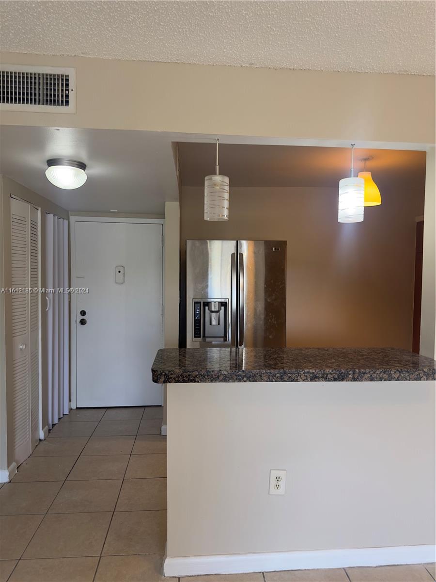 HERITAGE CIRCLE CONDO - Residential