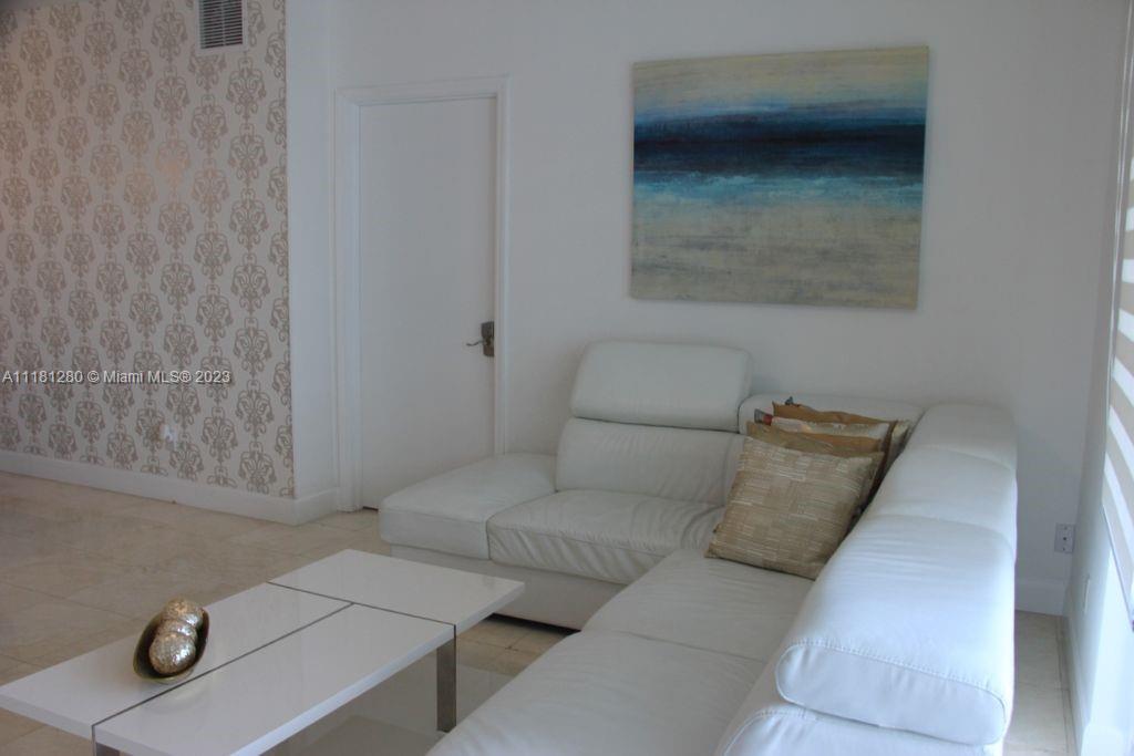 ONE FIFTY ONE @ BISCAYNE C - Residential