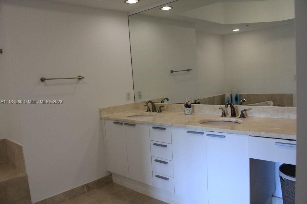 ONE FIFTY ONE @ BISCAYNE C - Residential