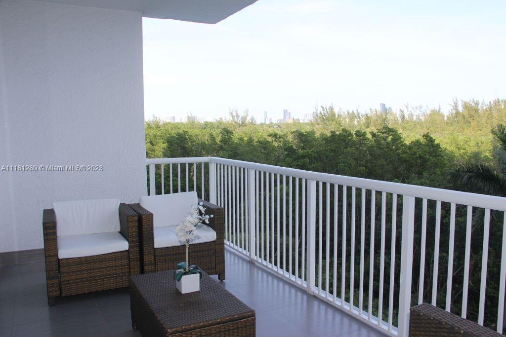 ONE FIFTY ONE @ BISCAYNE C - Residential