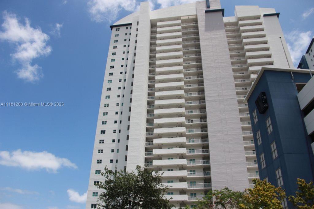 ONE FIFTY ONE @ BISCAYNE C - Residential