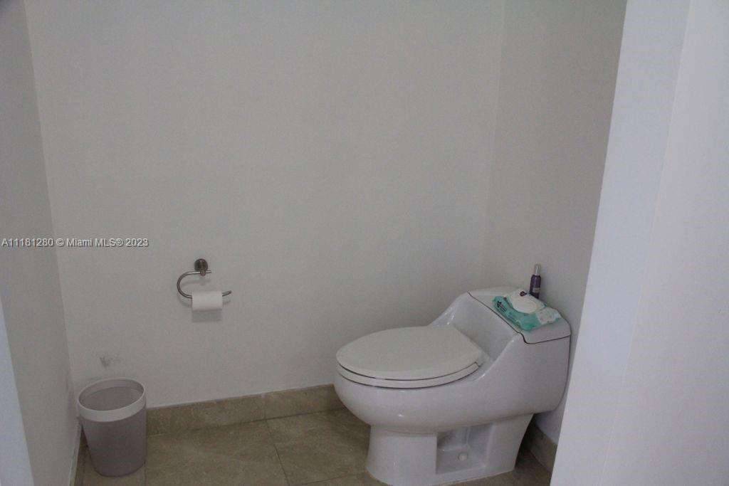 ONE FIFTY ONE @ BISCAYNE C - Residential