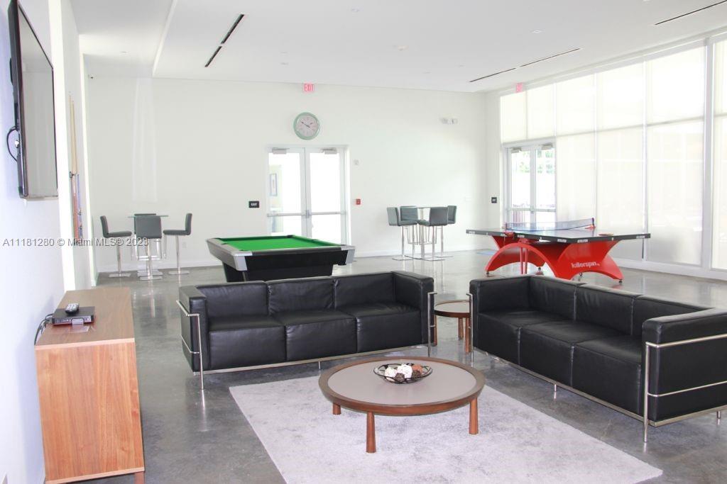 ONE FIFTY ONE @ BISCAYNE C - Residential